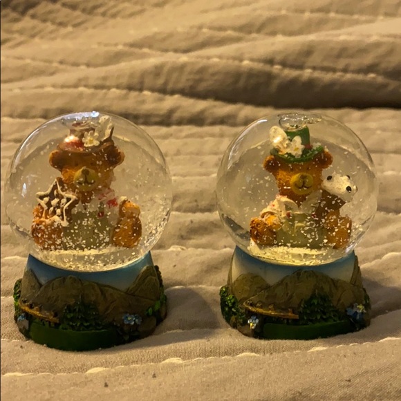 Mini Snow Globe Collectibles - Picture 2 of 6